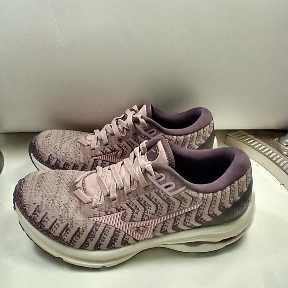 Mizuno Wave Rider 24 Running Shoes Women's sz 7. - Picture 3 of 10